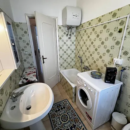 Apartment In Santa Lucia 2br-1ba