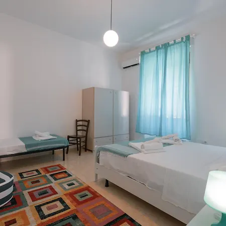 In 2br-1ba Apartamento Santa Lucia (Sardinia)