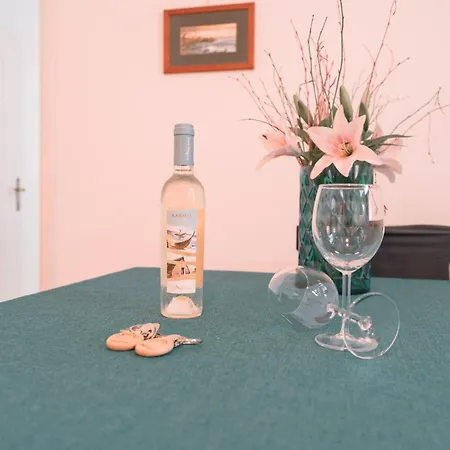 In 2br-1ba Apartman Santa Lucia
