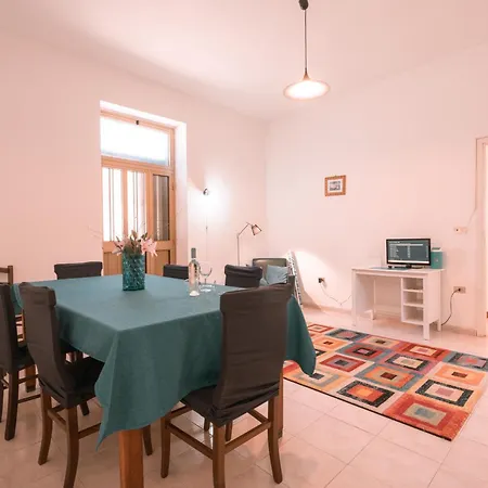 In 2br-1ba *