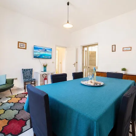 아파트 In 2br-1ba *